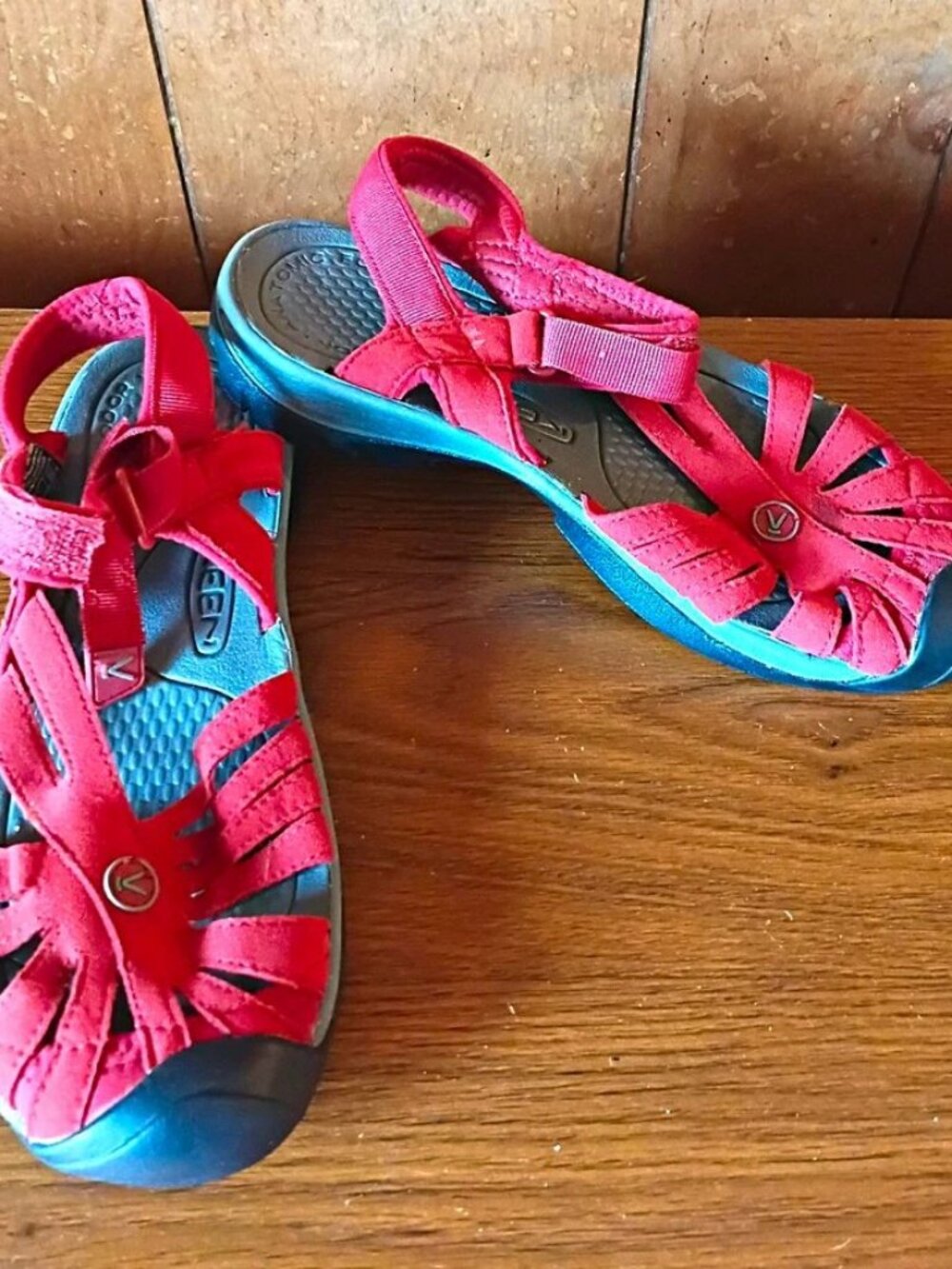Keen Women’s Washable Sport Sandals Red Blue Size 8 Adjustable Straps